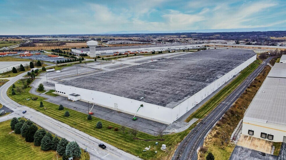 More Photos Of 1475 Nitterhouse Dr, Chambersburg Distribution For Lease