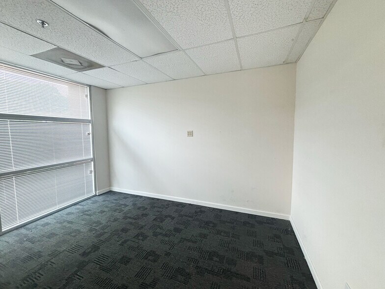 More Photos Of 3650 Patterson Ave, Winston-Salem Light Distribution For Lease