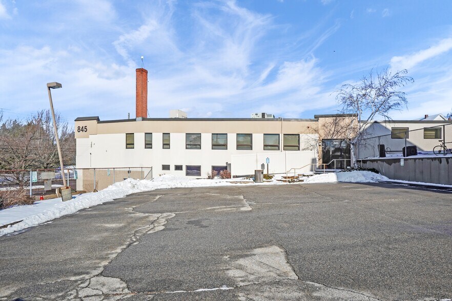 More Photos Of 845 N Main St, Providence Medical For Sale