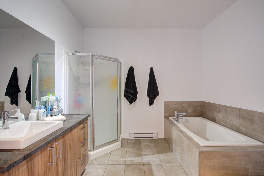 More Photos Of 108 Rue Bruno-Dion, Blainville Apartments For Sale