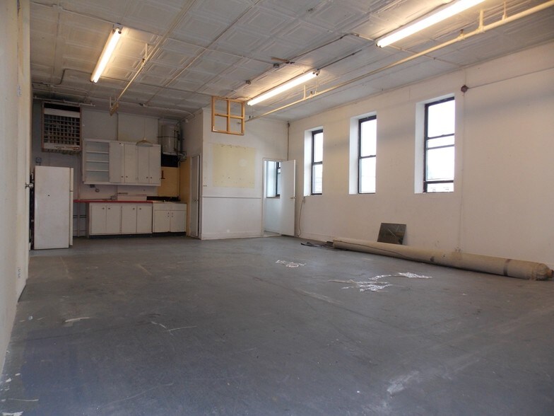 More Photos Of 122-126 18th St, Brooklyn Warehouse For Lease