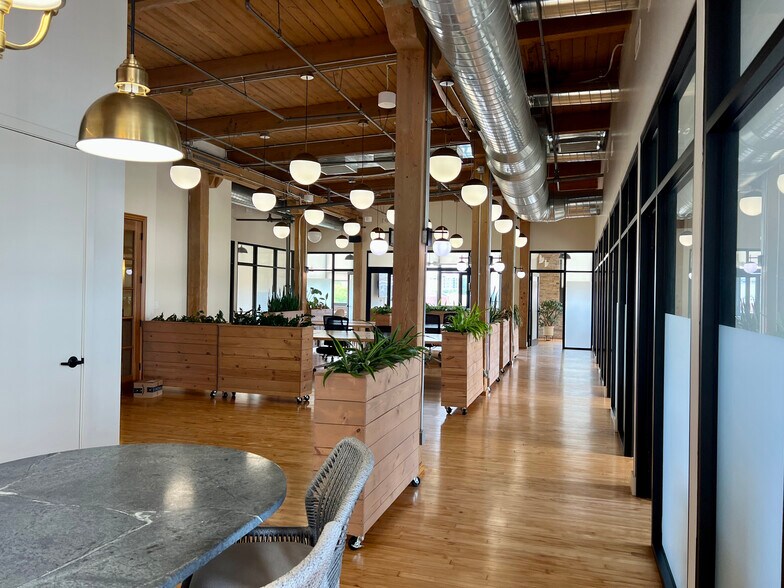 More Photos Of 1901 N Clybourn Ave, Chicago Loft Creative Space For Lease