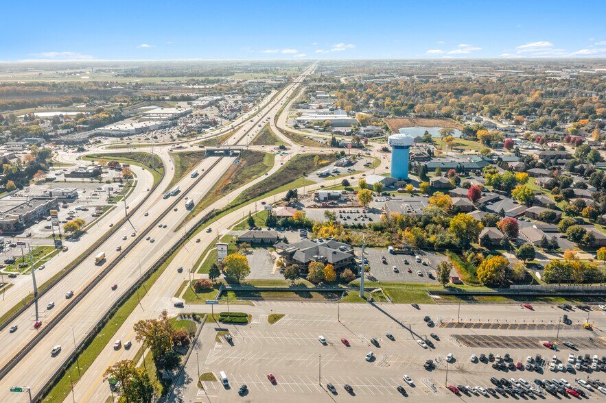 More Photos Of 491 S Washburn St, Oshkosh Office For Sale