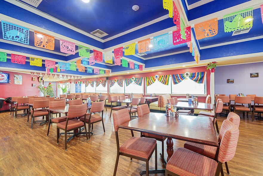 More Photos Of 17009 East Fwy, Channelview General Retail For Sale