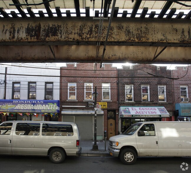 More Photos Of 3158 Fulton St, Brooklyn Storefront Retail Residential For Lease