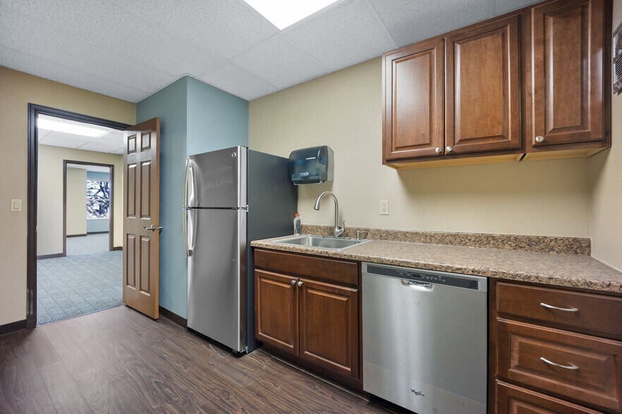 More Photos Of 5785 N Union Blvd, Colorado Springs Office For Lease