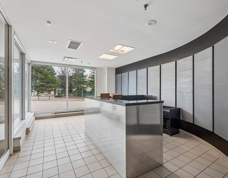 More Photos Of 2640 Argentia Rd, Mississauga Warehouse For Sale