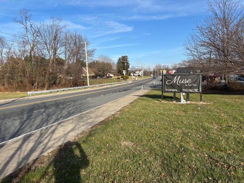 More Photos Of 101 Ryan Dr, Rising Sun Office For Lease