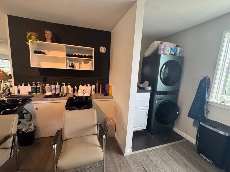 More Photos Of 939 Manhattan Beach Blvd, Manhattan Beach Freestanding For Sale