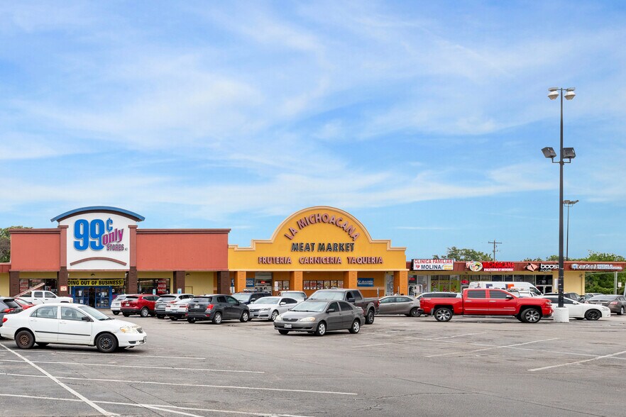 More Photos Of 7049-7061 Lawndale St, Houston Unknown For Lease