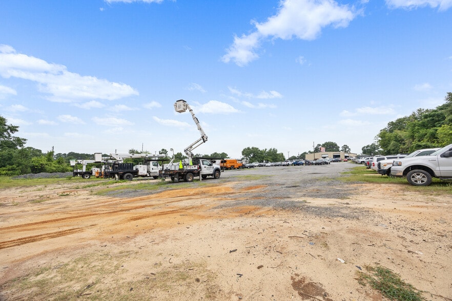 More Photos Of 1821 Augusta Rd, West Columbia Auto Repair For Sale