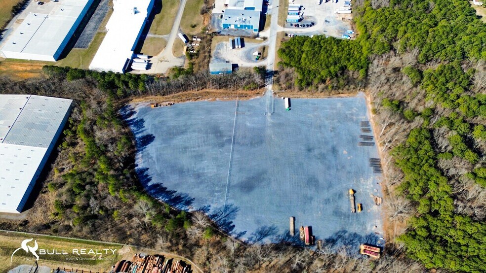 More Photos Of 152 Tyler Dr, Calhoun Warehouse For Lease