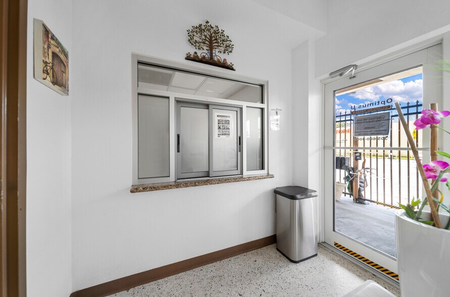 More Photos Of 3401 NW 7th St, Miami Medical For Lease