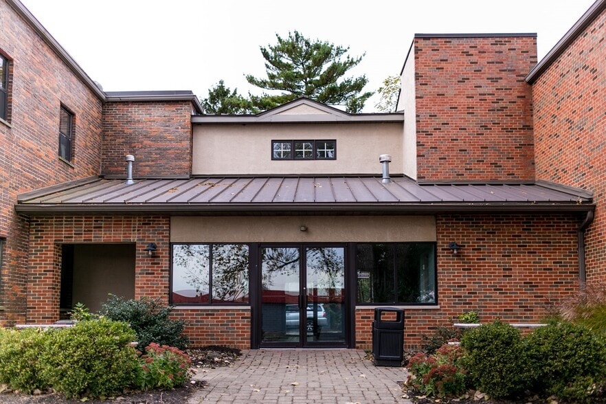 More Photos Of 1170 Old Henderson Rd, Columbus Medical For Lease