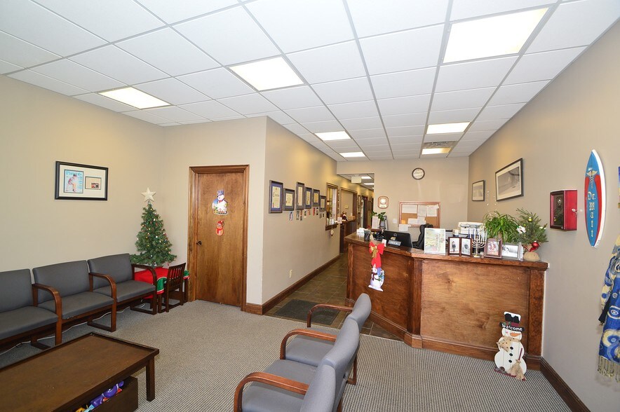 More Photos Of 272 W Park Ave, Long Beach Medical For Sale