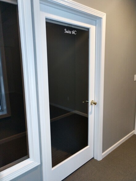 More Photos Of 100 Queen St, Southington Office For Lease