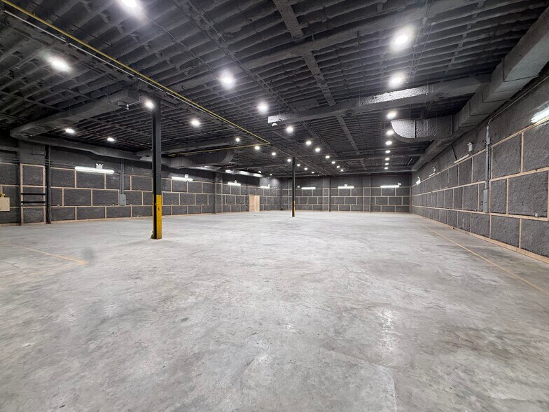 More Photos Of 1539 Covert St, Ridgewood Warehouse For Lease