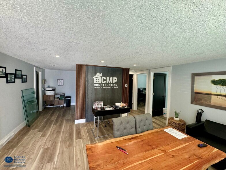 More Photos Of 836 Creel St, Melbourne Office For Sale