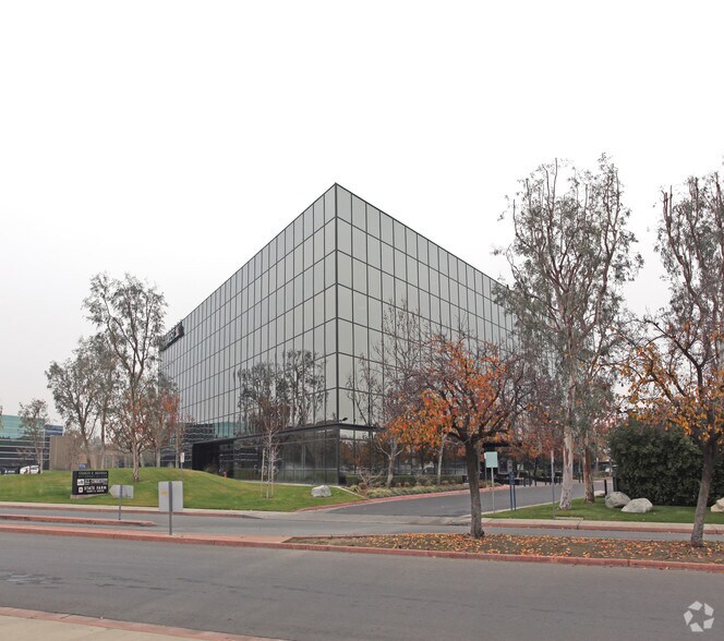 More Photos Of 5201 California Ave, Bakersfield Office For Lease
