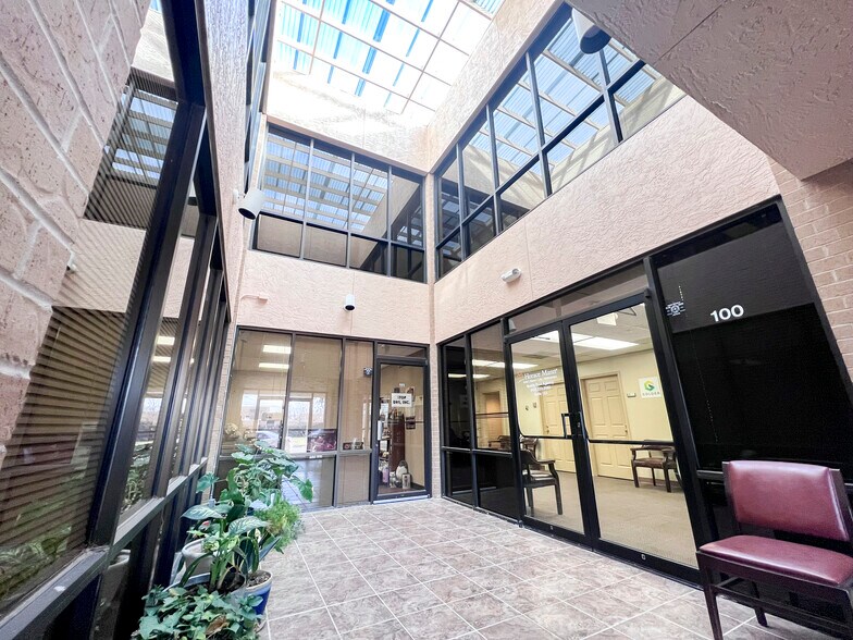 More Photos Of 602 N Baird St, Midland Office For Lease