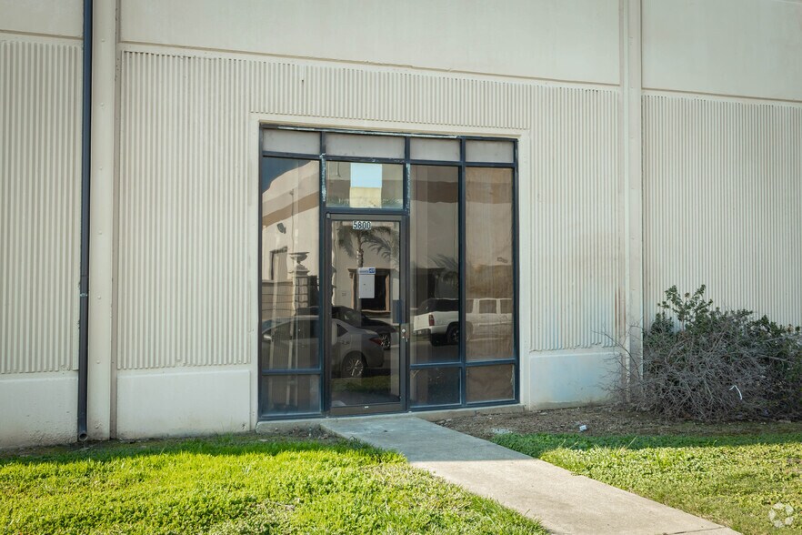 More Photos Of 5800 Alder Ave, Sacramento Warehouse For Lease