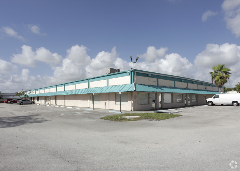 Primary Photo Of 1883 NW 38th Ave, Lauderhill Light Distribution For Sale