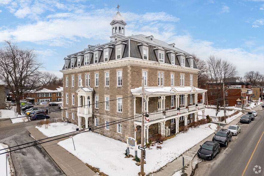 Primary Photo Of 550 Boul Marie-Victorin, Boucherville Congregate Senior Housing For Sale