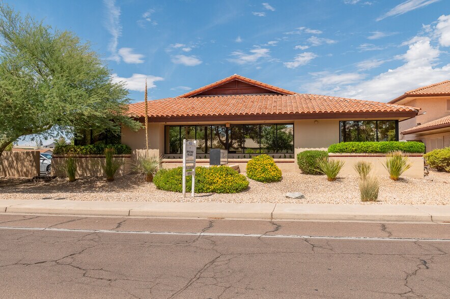 More Photos Of 4625 S Lakeshore Dr, Tempe Office For Sale
