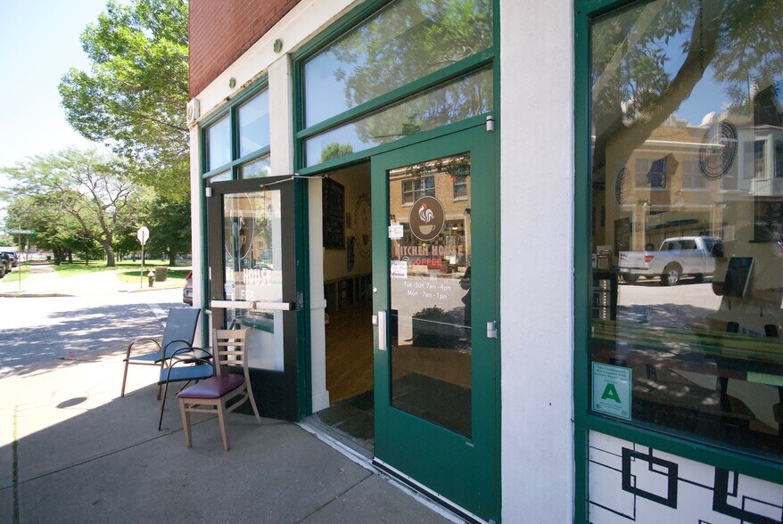 More Photos Of 7700-7706 Ivory St, Saint Louis Storefront Retail Office For Sale