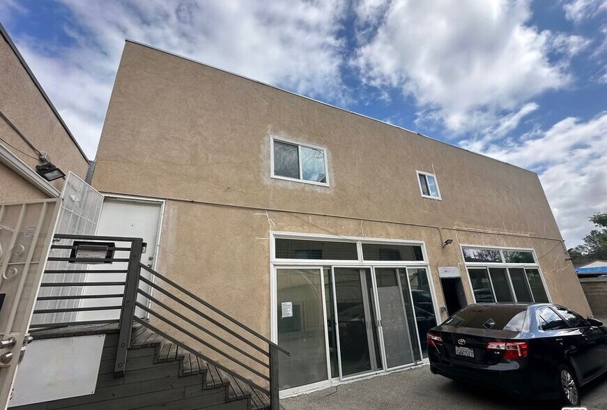 More Photos Of 7304 Canby Ave, Reseda Apartments For Sale