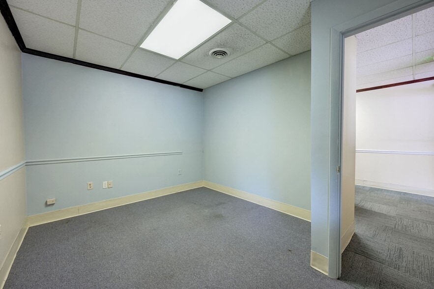 More Photos Of 9650 Santiago Rd, Columbia Medical For Sale