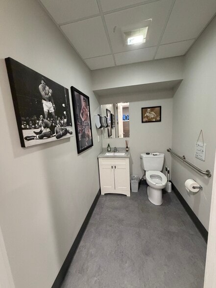 More Photos Of 99 E 86th Ave, Merrillville Medical For Lease