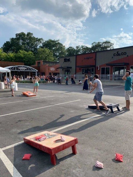 More Photos Of 109 W Stone Ave, Greenville Storefront Retail Office For Lease