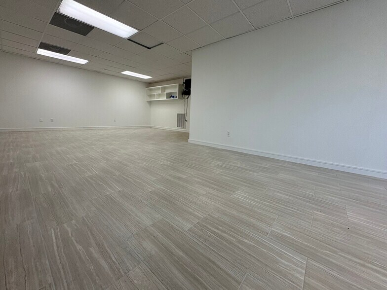 More Photos Of 2819 Louetta Rd, Spring Showroom For Lease