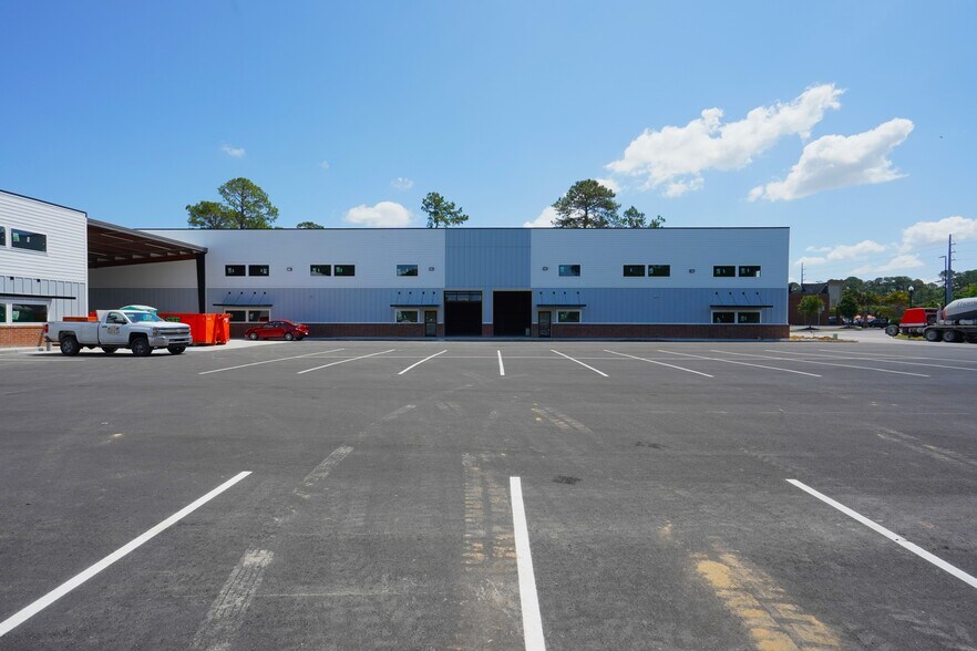 More Photos Of 8120 Windsor Hill Blvd, North Charleston Light Distribution For Lease