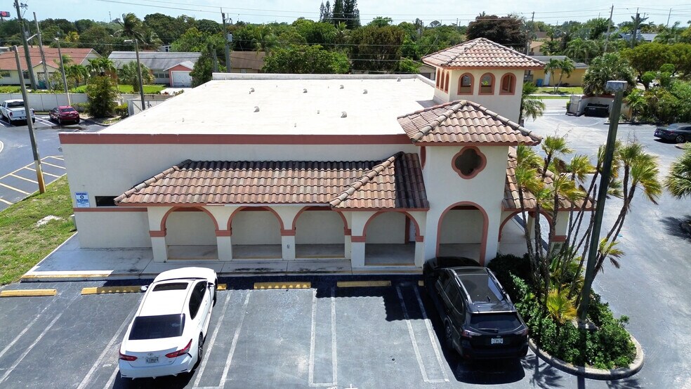 More Photos Of 650 W Boynton Beach Blvd, Boynton Beach Medical For Sale