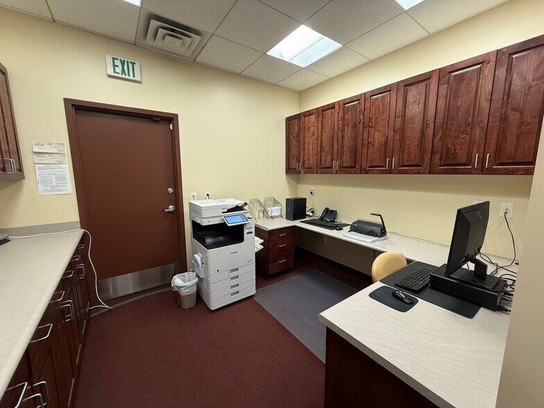 More Photos Of 1955 W Grove Parkway, Pleasant Grove Office For Sale