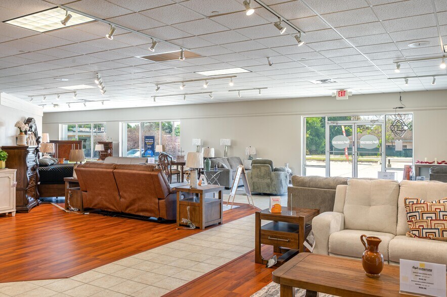 More Photos Of 126 State Road 60 W, Lake Wales Freestanding For Sale