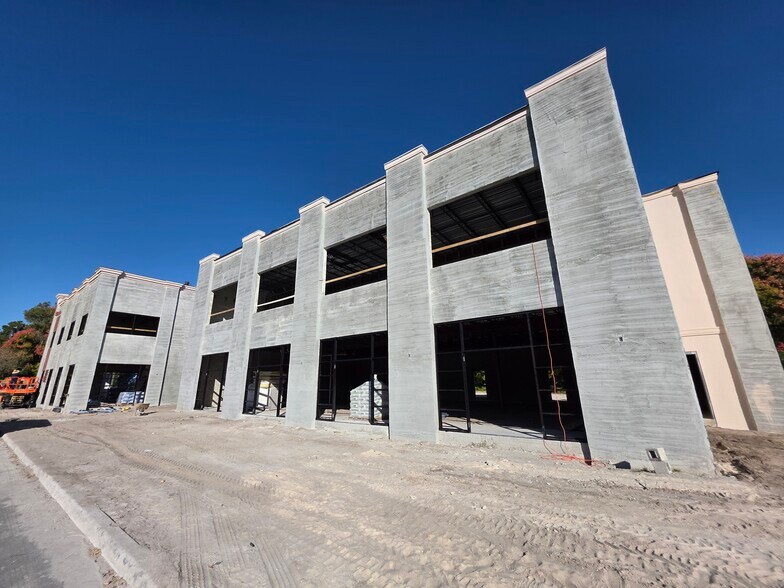 More Photos Of 425 S Woodland Blvd, Deland Office For Sale