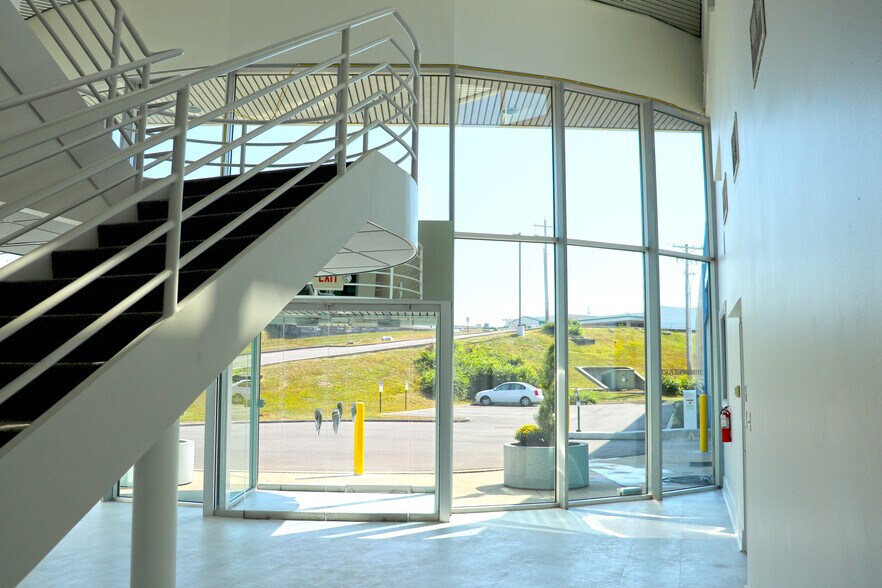 More Photos Of 11100 Linpage Pl, Saint Louis Self Storage For Lease