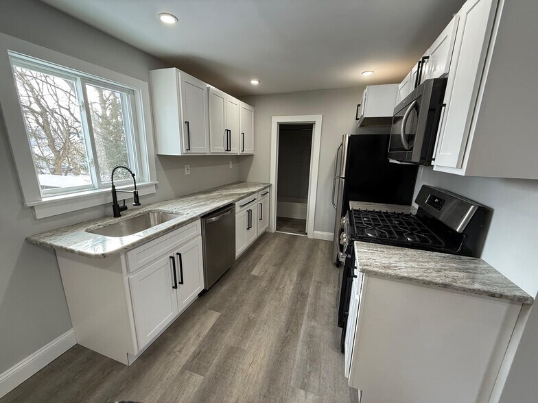 More Photos Of 212 Warren St, Beverly Apartments For Sale