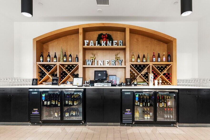 More Photos Of 40620 Calle Contento, Temecula Winery Vineyard For Sale