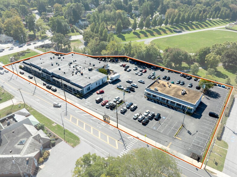 More Photos Of 928-976 S George St, York Unknown For Lease