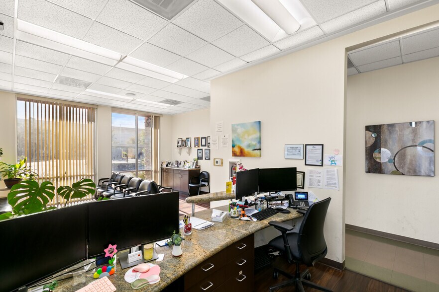 More Photos Of 7170 Smoke Ranch Rd, Las Vegas Office For Lease
