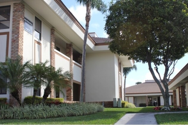More Photos Of 130 John F Kennedy Dr, Lake Worth Medical For Lease