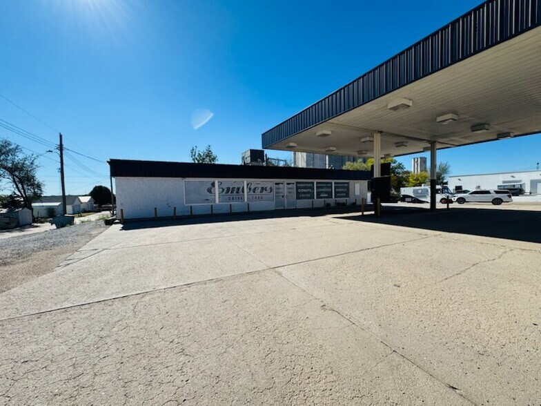 More Photos Of 506 E B St, McCook General Retail For Sale