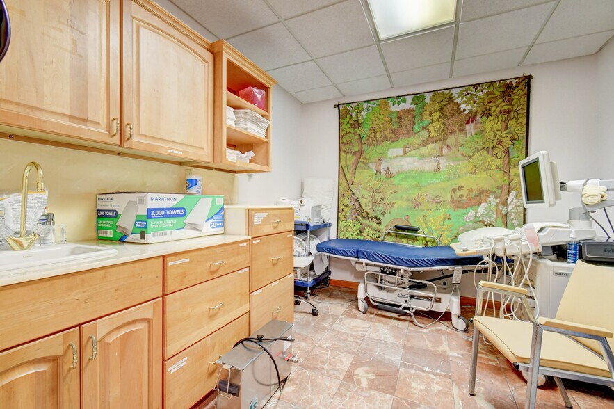 More Photos Of 2314 Seacrest Blvd, Boynton Beach Medical For Lease