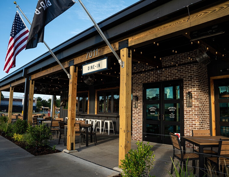 More Photos Of 7011 N Davis Hwy, Pensacola Restaurant For Sale