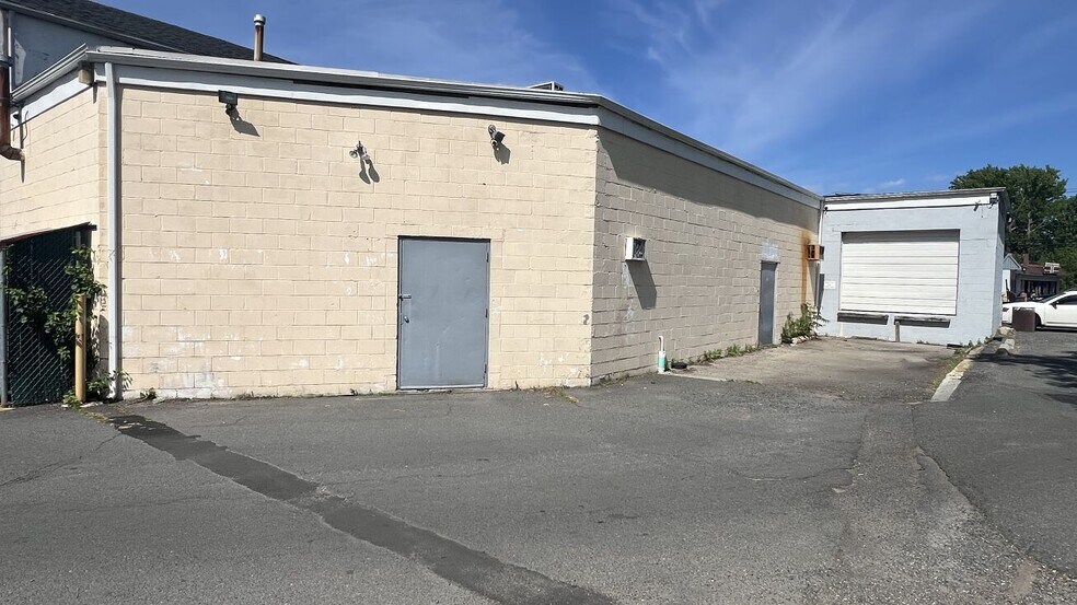 More Photos Of 319 Main St, Keansburg Freestanding For Lease