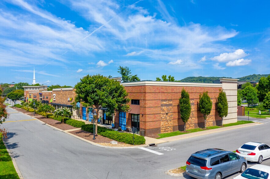 More Photos Of 330 Franklin Rd, Brentwood Unknown For Lease